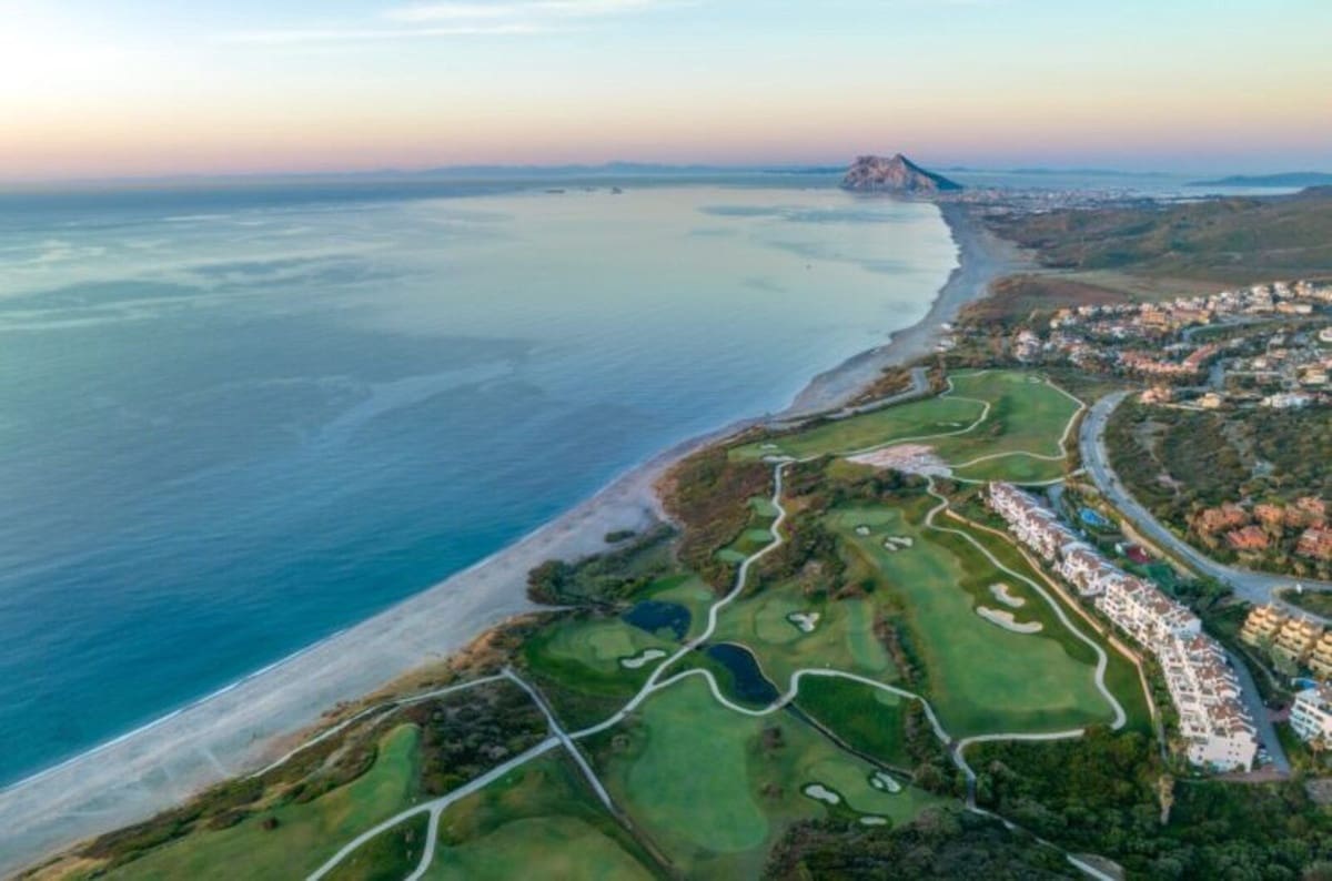 2 bedroom Apartment for sale in La Alcaidesa with pool garage - € 375,000 (Ref: 9516384)