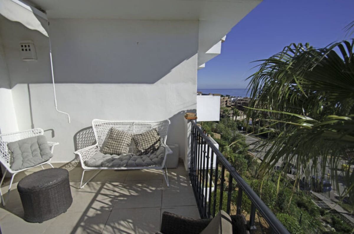 2 bedroom Apartment for sale in La Alcaidesa with pool garage - € 375,000 (Ref: 9516384)