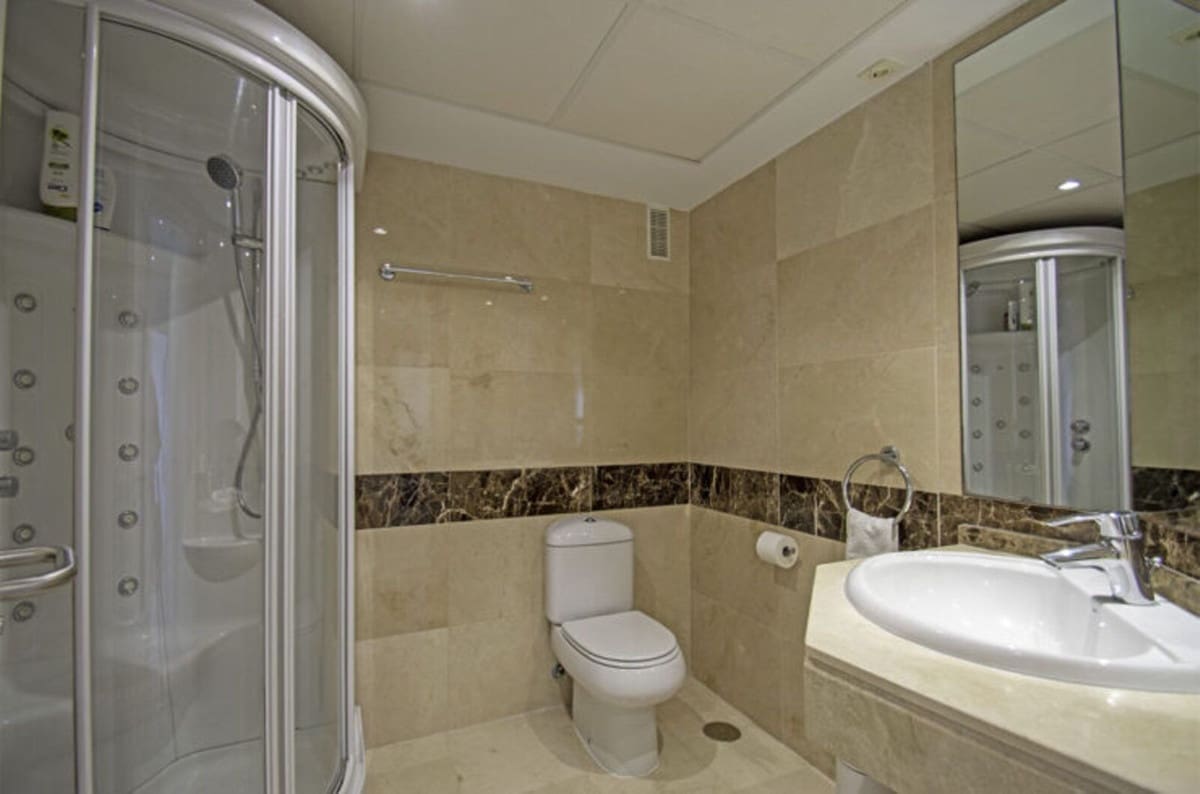 2 Zimmer Apartment zu verkaufen in La Alcaidesa mit Pool Garage - 325.000 € (Ref: 9516384)