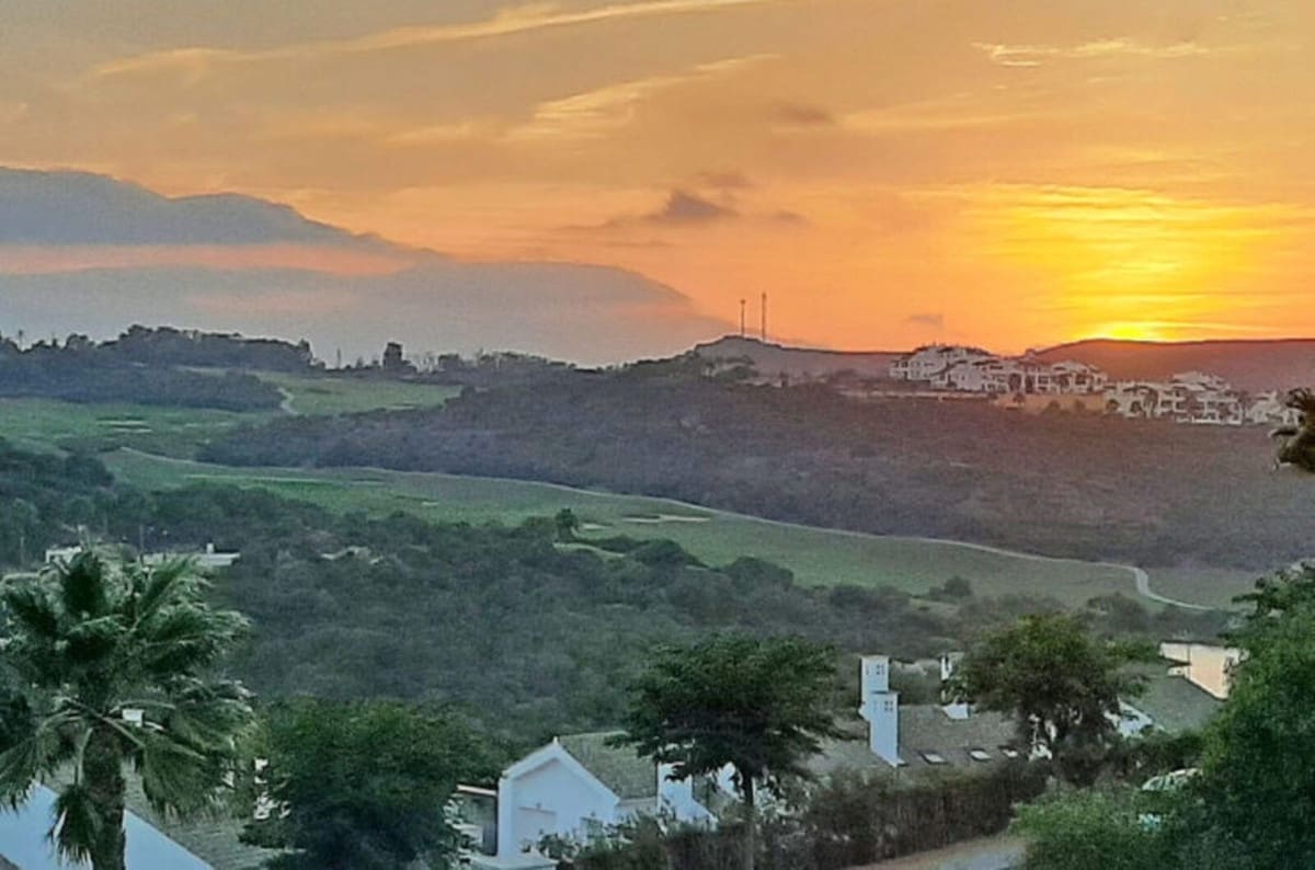 2 Zimmer Apartment zu verkaufen in La Alcaidesa mit Pool Garage - 325.000 € (Ref: 9516384)