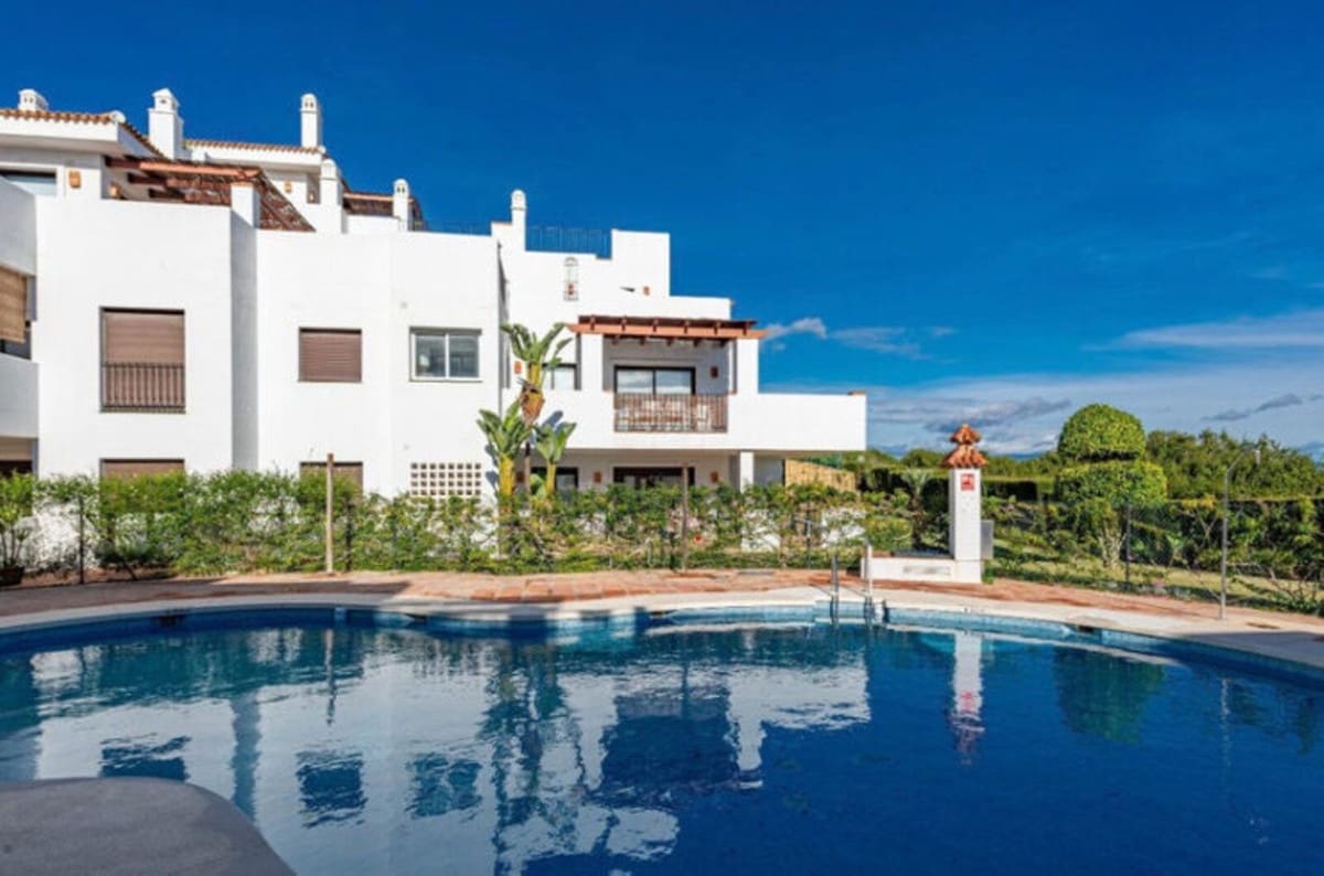 2 Zimmer Apartment zu verkaufen in La Alcaidesa mit Pool Garage - 325.000 € (Ref: 9516384)