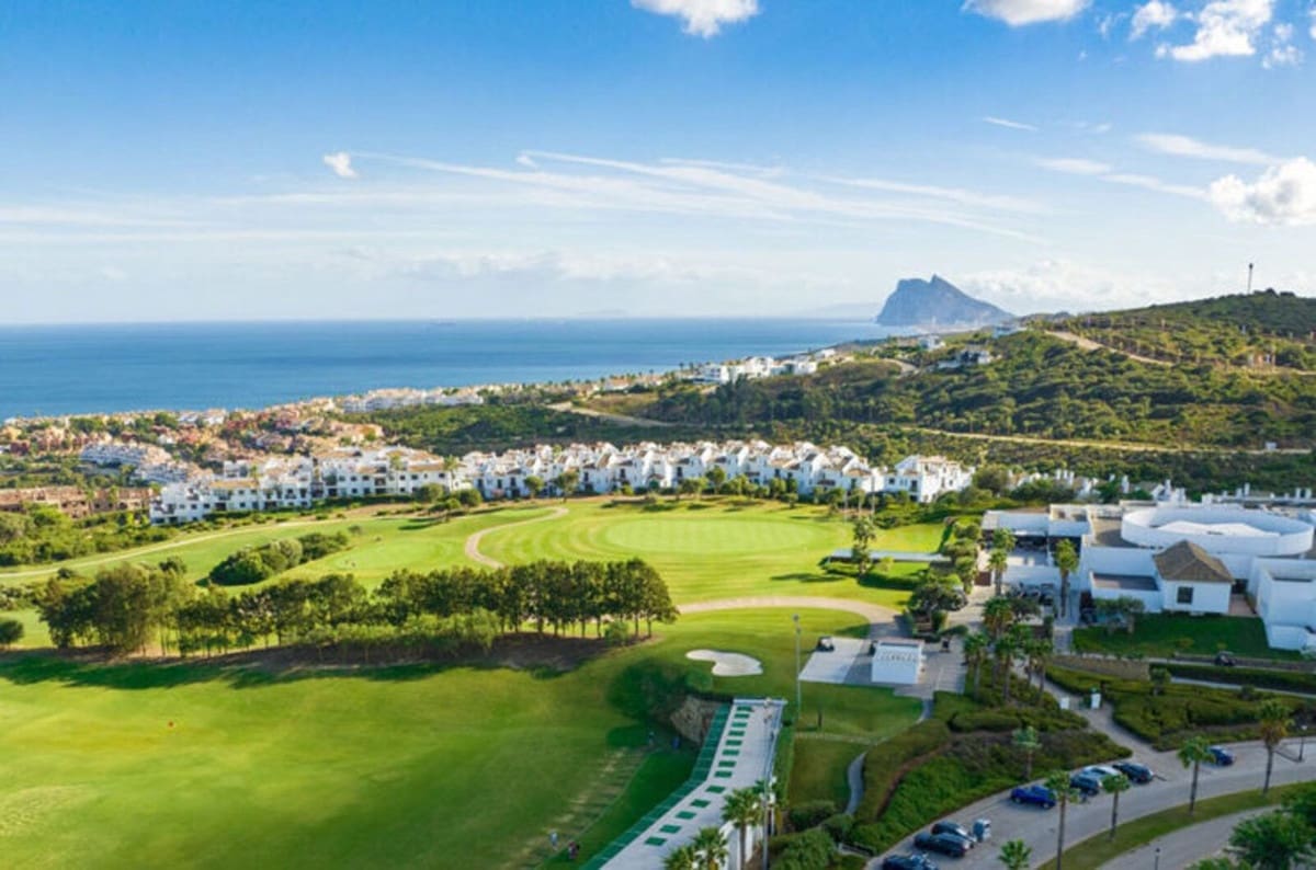 2 Zimmer Apartment zu verkaufen in La Alcaidesa mit Pool Garage - 325.000 € (Ref: 9516384)