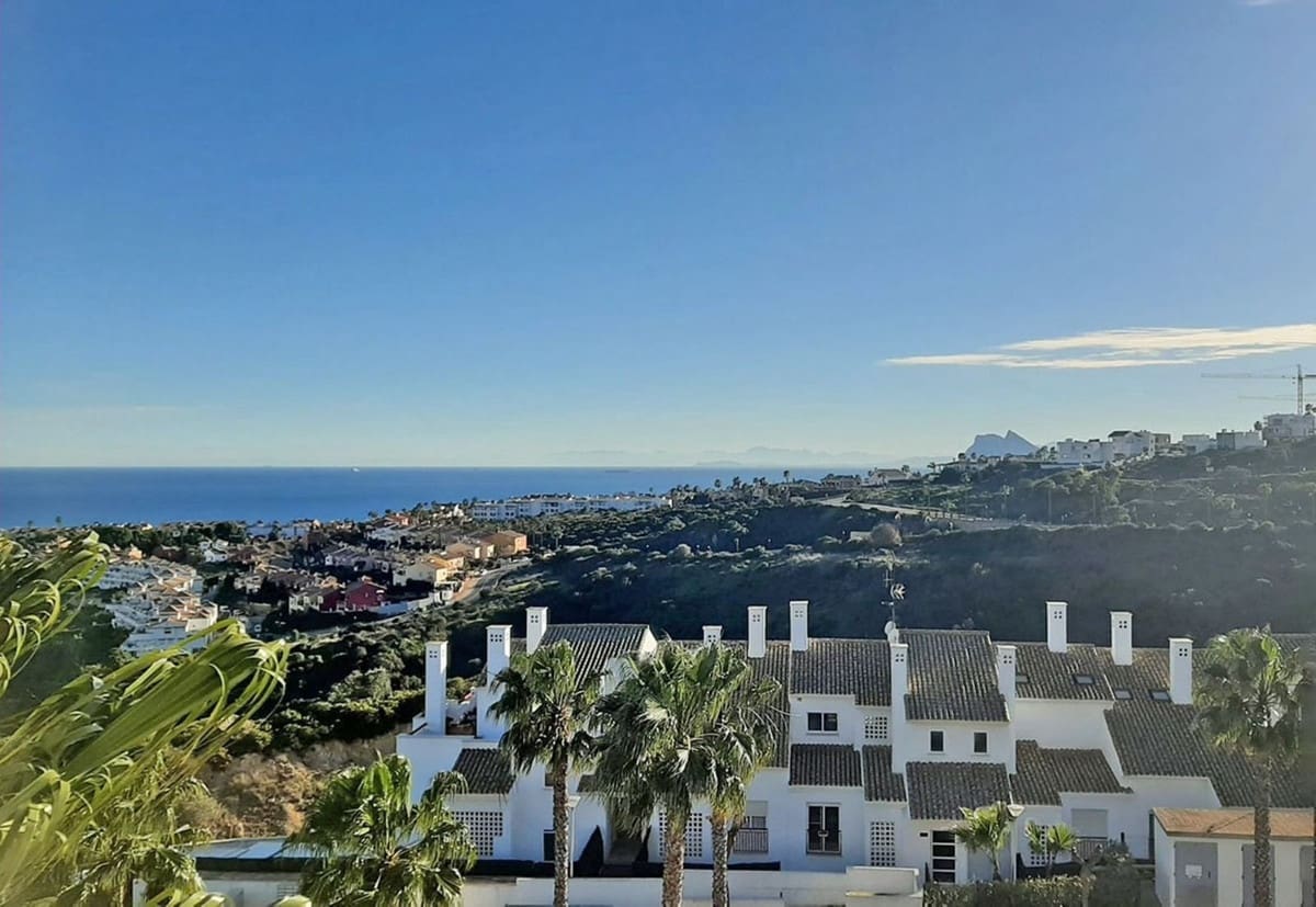 2 Zimmer Apartment zu verkaufen in La Alcaidesa mit Pool Garage - 325.000 € (Ref: 9516384)