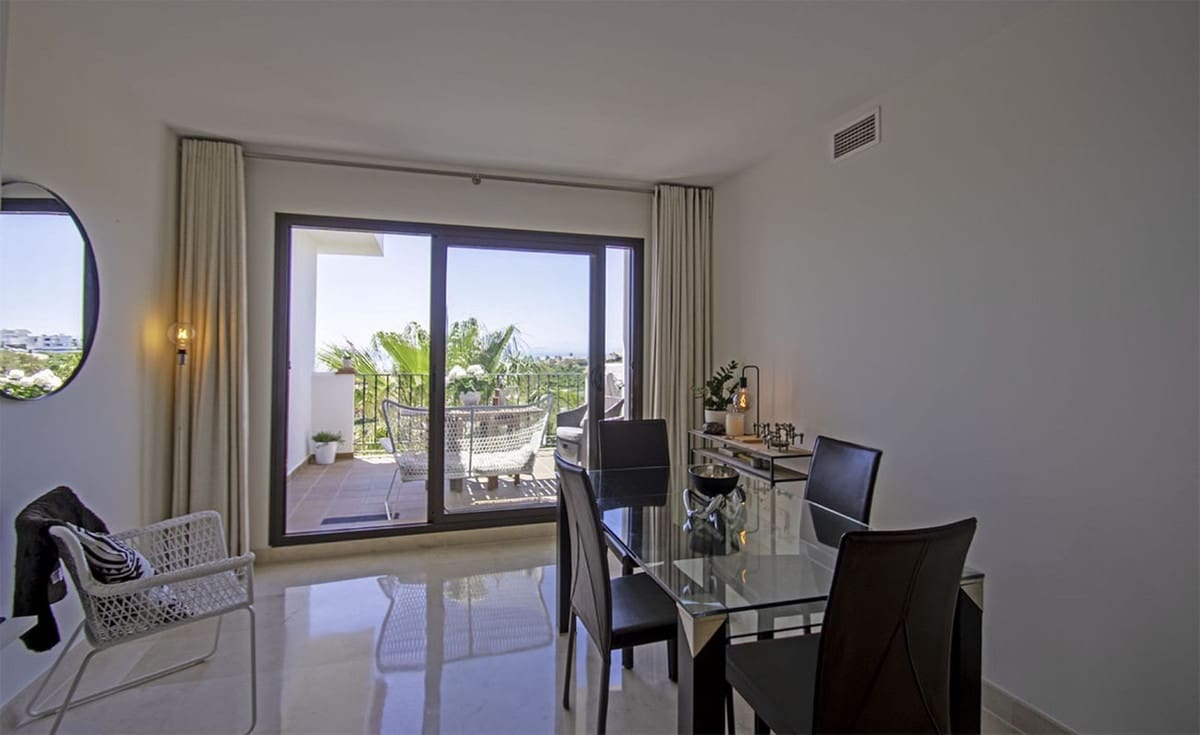 2 bedroom Apartment for sale in La Alcaidesa with pool garage - € 325,000 (Ref: 9516384)