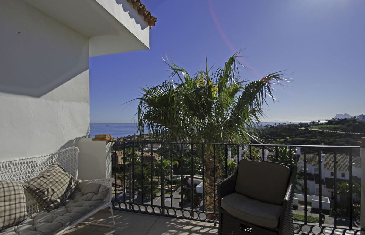 2 bedroom Apartment for sale in La Alcaidesa with pool garage - € 325,000 (Ref: 9516384)