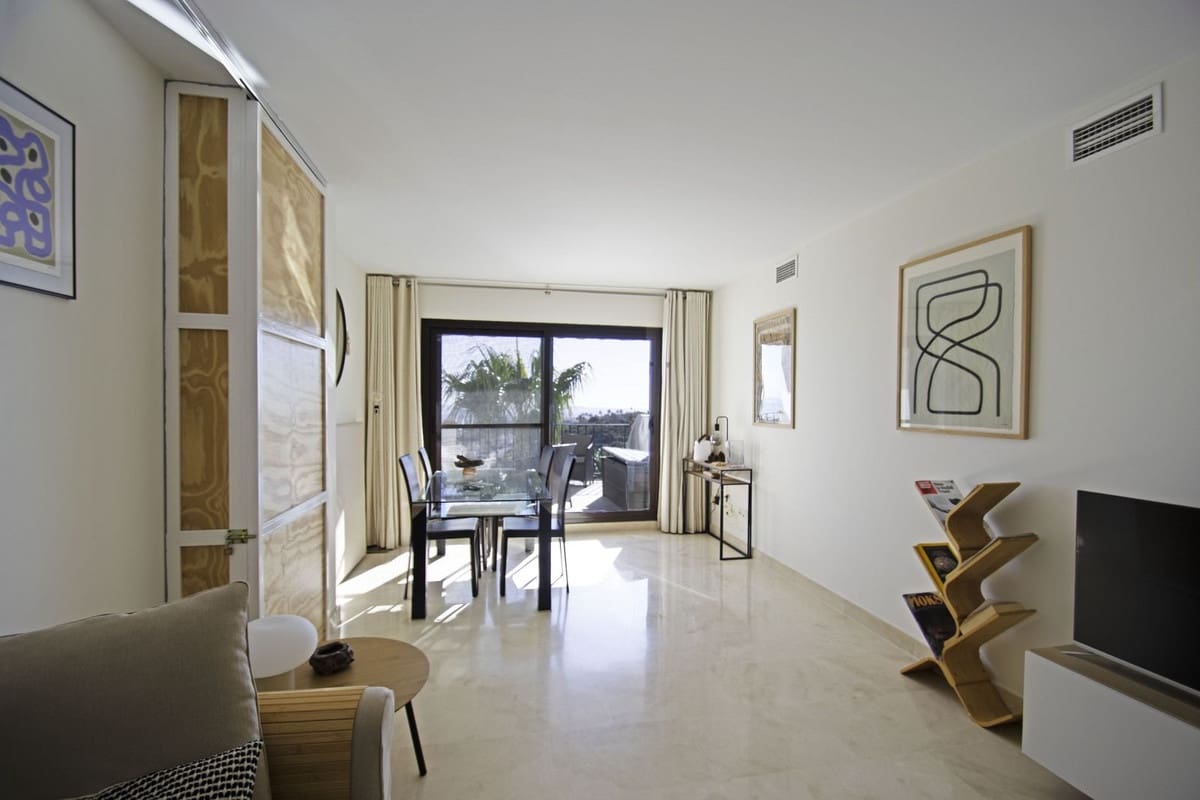 2 bedroom Apartment for sale in La Alcaidesa with pool garage - € 325,000 (Ref: 9516384)