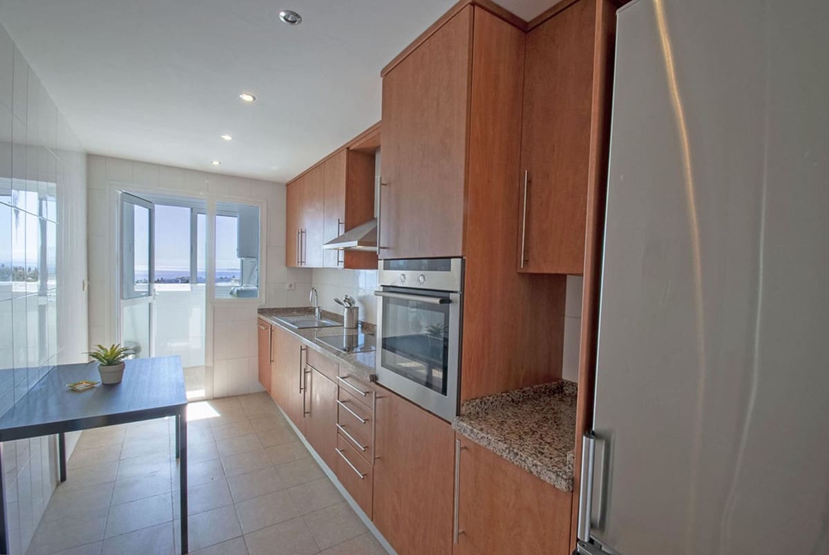 2 bedroom Apartment for sale in La Alcaidesa with pool garage - € 325,000 (Ref: 9516384)