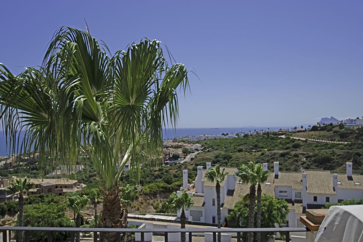 2 bedroom Apartment for sale in La Alcaidesa with pool garage - € 325,000 (Ref: 9516384)