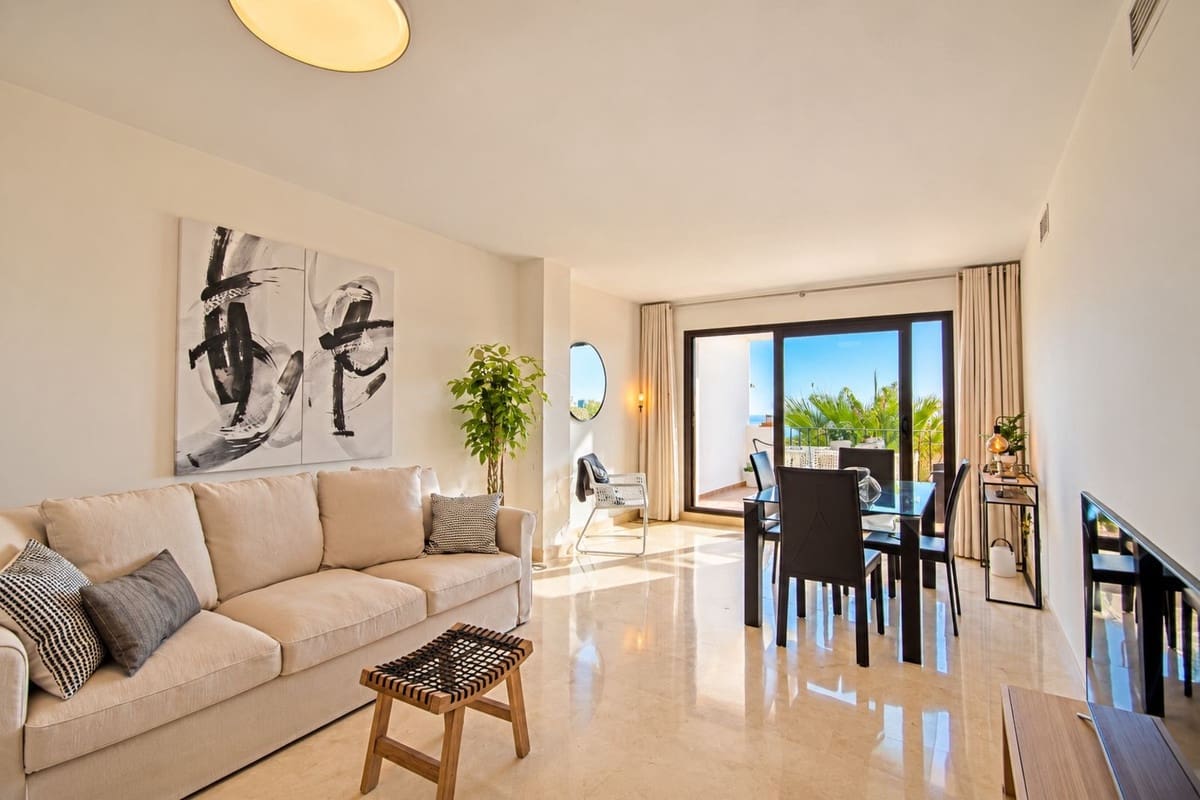 2 Zimmer Apartment zu verkaufen in La Alcaidesa mit Pool Garage - 325.000 € (Ref: 9516384)