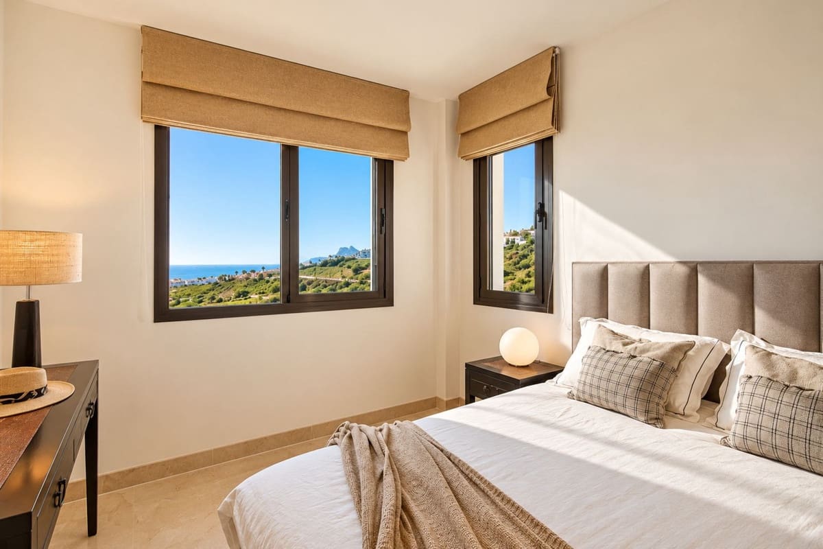 2 Zimmer Apartment zu verkaufen in La Alcaidesa mit Pool Garage - 325.000 € (Ref: 9516384)