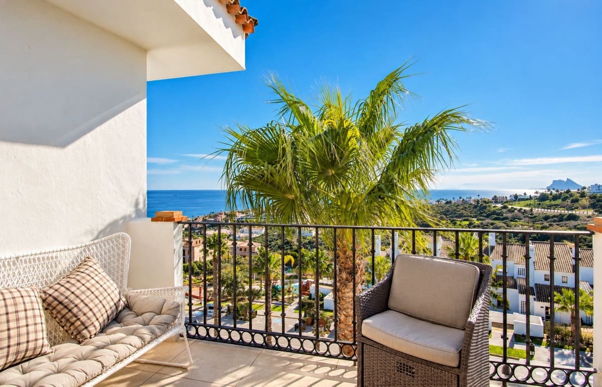 2 Zimmer Apartment zu verkaufen in La Alcaidesa mit Pool Garage - 325.000 € (Ref: 9516384)