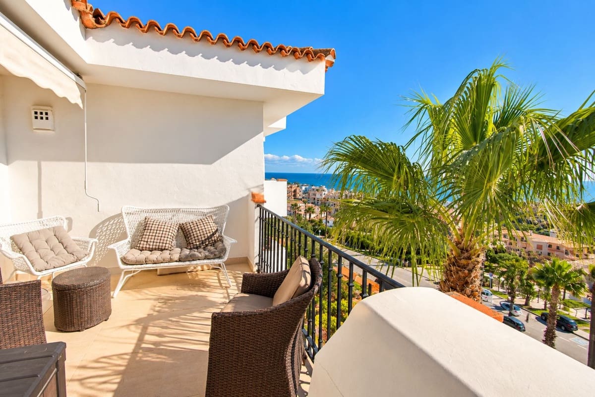2 Zimmer Apartment zu verkaufen in La Alcaidesa mit Pool Garage - 325.000 € (Ref: 9516384)