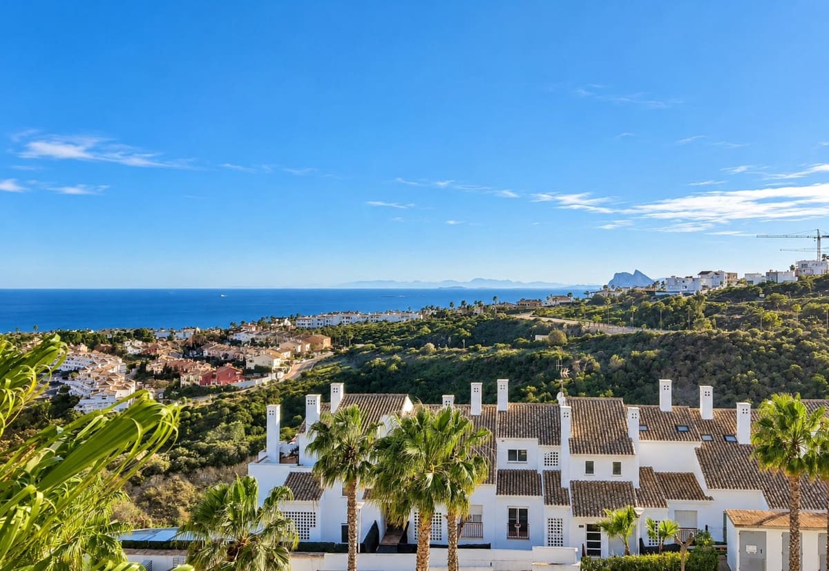 2 Zimmer Apartment zu verkaufen in La Alcaidesa mit Pool Garage - 325.000 € (Ref: 9516384)