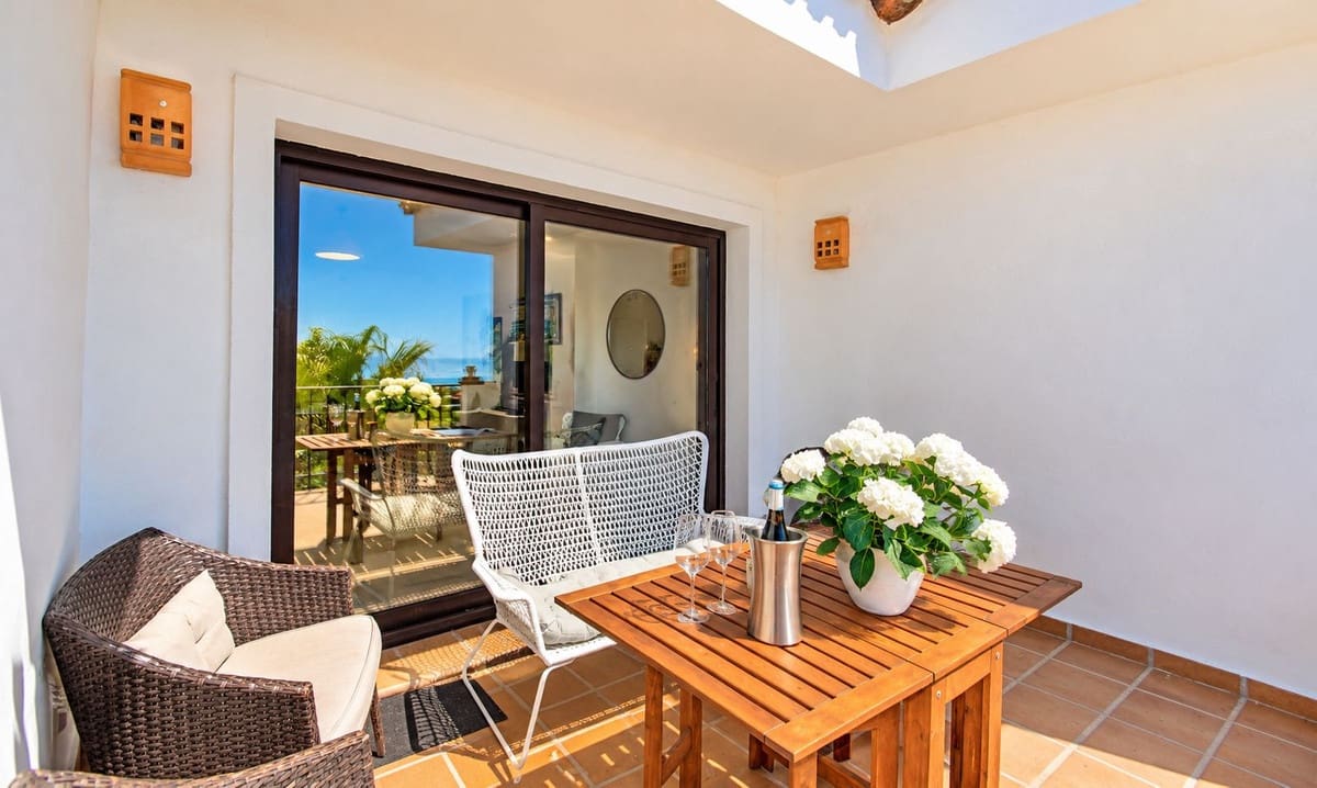 2 Zimmer Apartment zu verkaufen in La Alcaidesa mit Pool Garage - 325.000 € (Ref: 9516384)