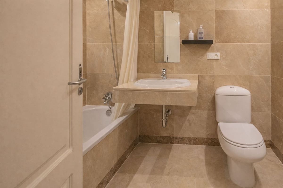 2 soverom Strandleiligheter til salgs i La Alcaidesa med svømmebasseng garasje - € 345 000 (Ref: 9518032)