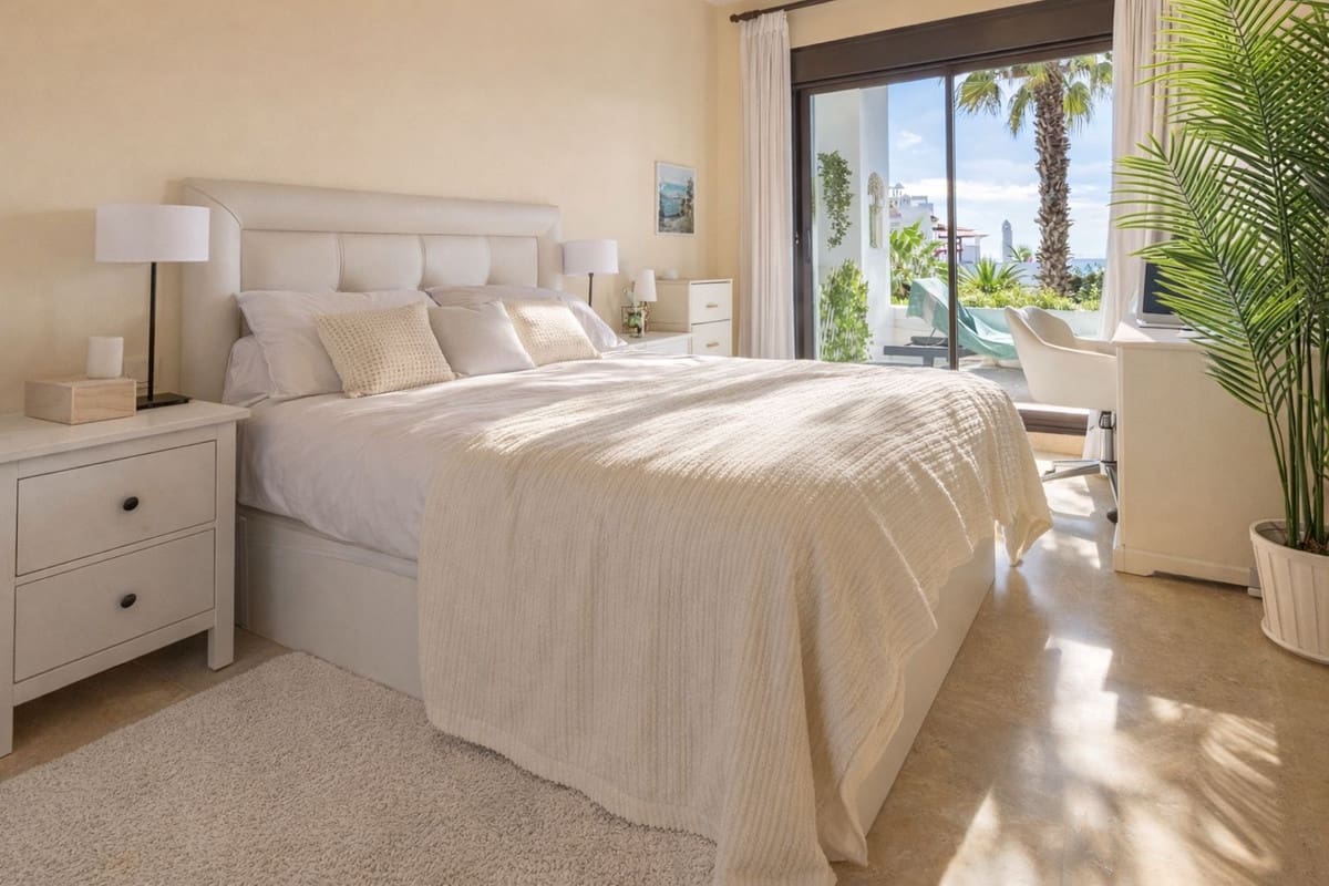 2 soverom Strandleiligheter til salgs i La Alcaidesa med svømmebasseng garasje - € 345 000 (Ref: 9518032)