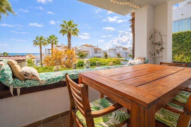 2 soverom Strandleiligheter til salgs i La Alcaidesa med svømmebasseng garasje - € 345 000 (Ref: 9518032)