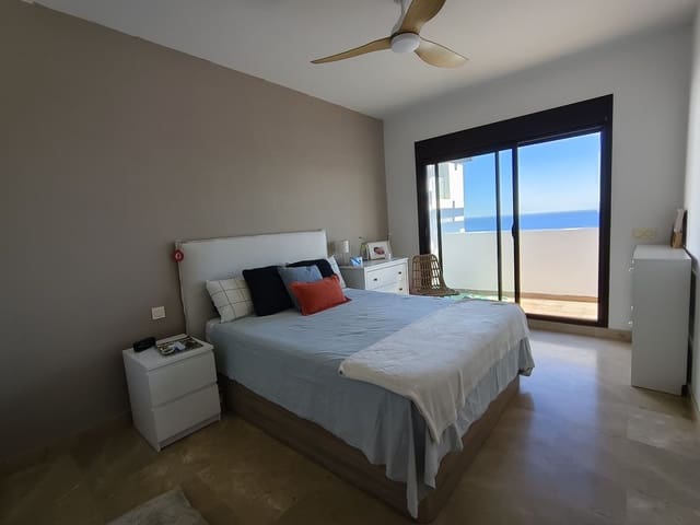 3 chambre Penthouse à vendre à La Alcaidesa avec piscine garage - 695 000 € (Ref: 9518284)