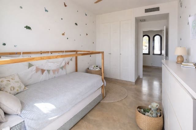 3 quarto Penthouse para venda em La Alcaidesa com piscina garagem - 695 000 € (Ref: 9518284)