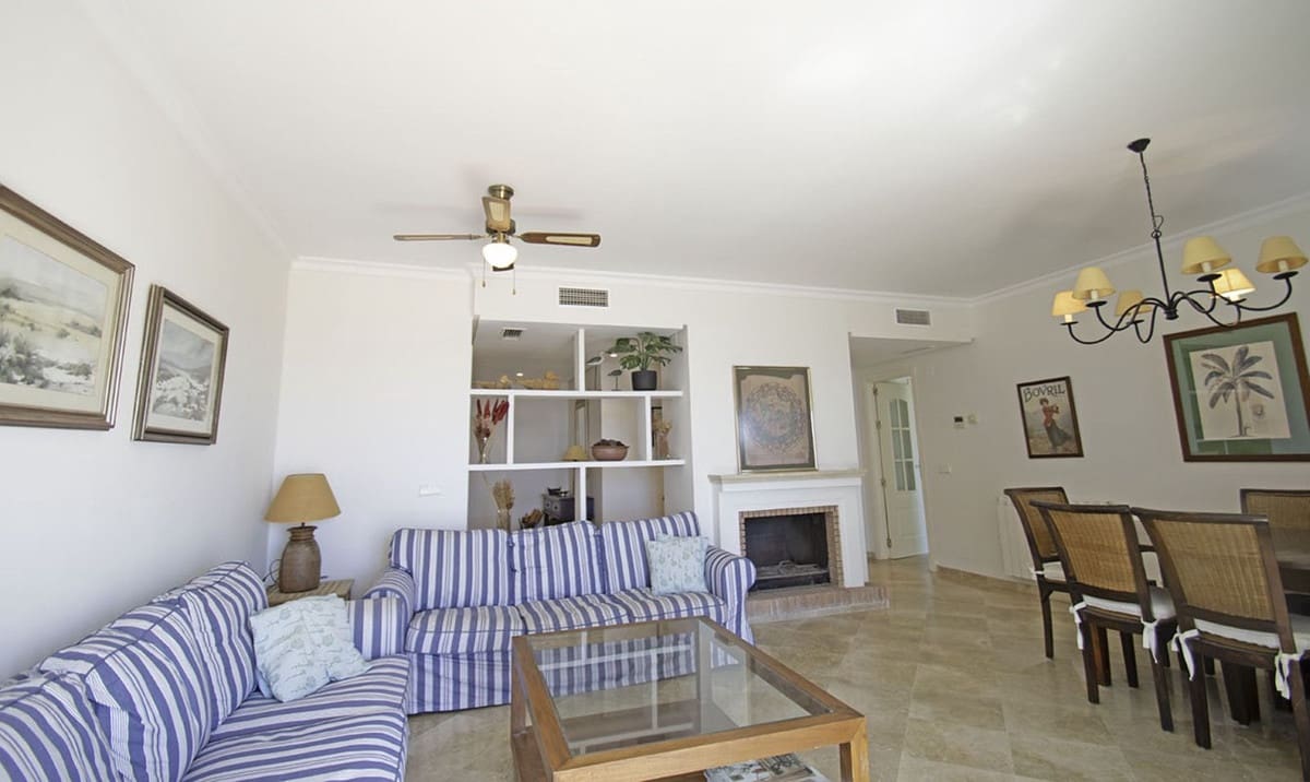 2 sypialnia Apartament przy plaży na sprzedaż w La Alcaidesa z basenem garażem - 475 000 € (Ref: 9580141)