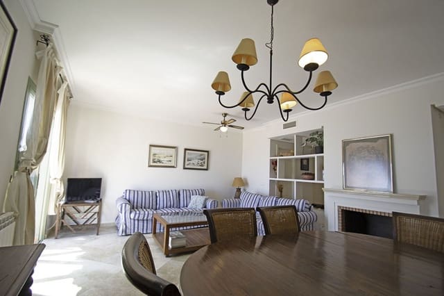 2 soverom Strandleiligheter til salgs i La Alcaidesa med svømmebasseng garasje - € 475 000 (Ref: 9580141)
