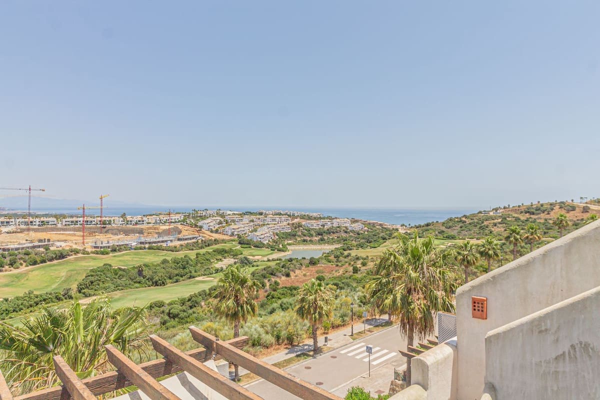 2 soveværelse Penthouse til leje i La Alcaidesa med swimmingpool garage - € 1.350 (Ref: 9584685)