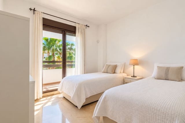 2 soverom Penthouse til leie i La Alcaidesa med svømmebasseng garasje - € 1 350 (Ref: 9584685)