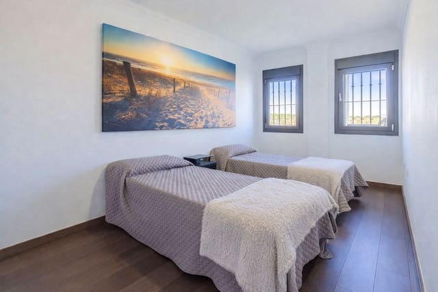 4 quarto Moradia para venda em La Alcaidesa com piscina garagem - 759 000 € (Ref: 9631373)