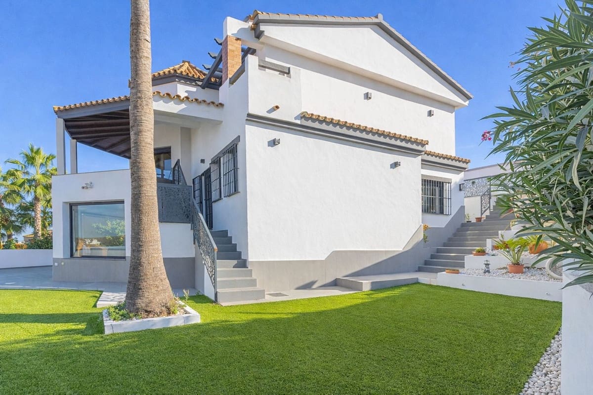 4 soveværelse Villa til salg i La Alcaidesa med swimmingpool garage - € 759.000 (Ref: 9631373)