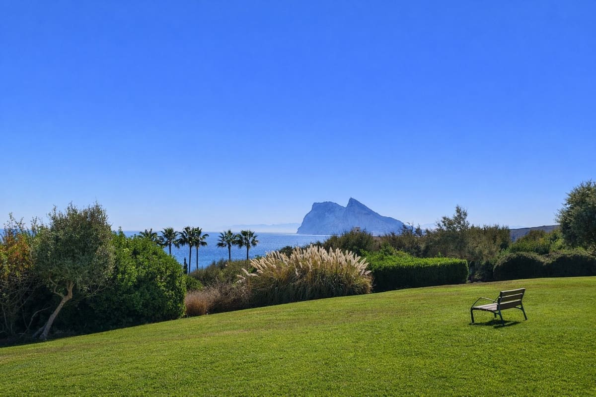 4 soveværelse Villa til salg i La Alcaidesa med swimmingpool garage - € 759.000 (Ref: 9631373)