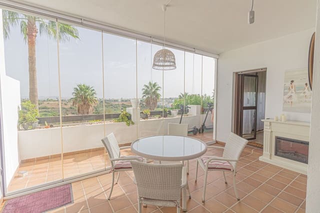 2 soverom Leilighet til leie i La Alcaidesa med svømmebasseng garasje - € 1 000 (Ref: 9642177)