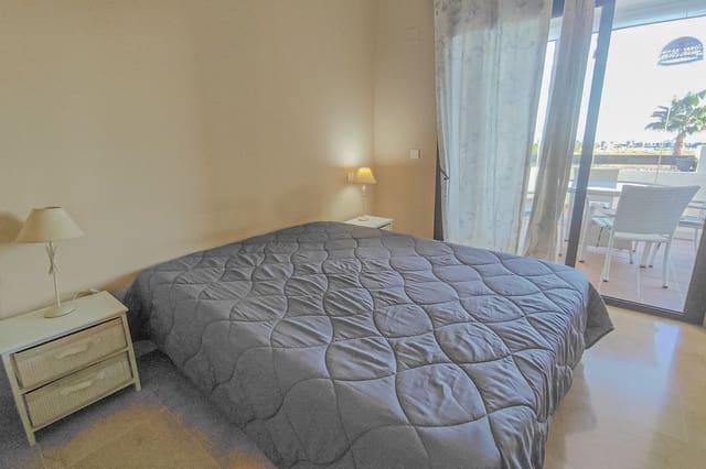 2 soverom Leilighet til leie i La Alcaidesa med svømmebasseng garasje - € 1 000 (Ref: 9642177)