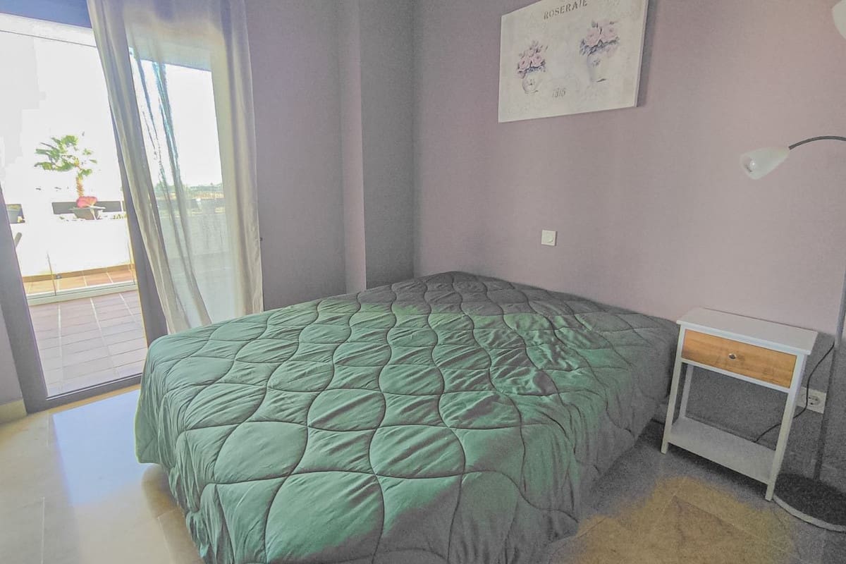 2 soverom Leilighet til leie i La Alcaidesa med svømmebasseng garasje - € 1 000 (Ref: 9642177)