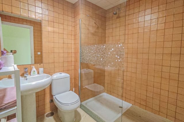 2 soverom Leilighet til leie i La Alcaidesa med svømmebasseng garasje - € 1 000 (Ref: 9642177)