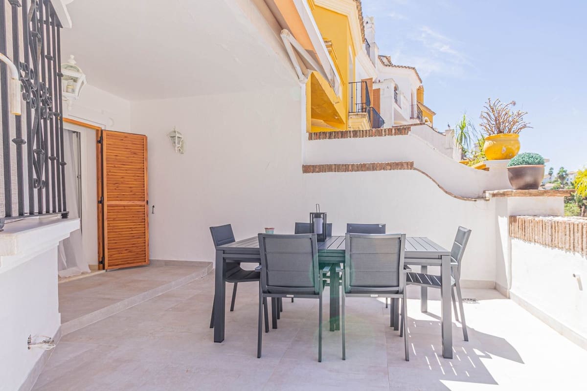 2 bedroom Terraced Villa for rent in La Alcaidesa with pool garage - € 1,800 (Ref: 9646337)