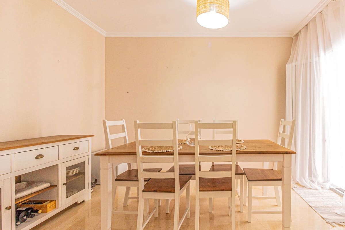 2 bedroom Terraced Villa for rent in La Alcaidesa with pool garage - € 1,800 (Ref: 9646337)