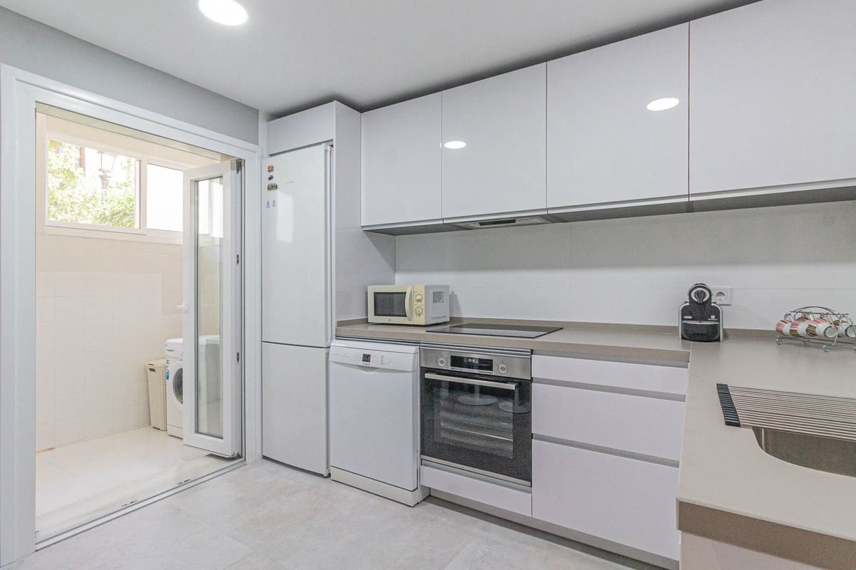 2 bedroom Terraced Villa for rent in La Alcaidesa with pool garage - € 1,800 (Ref: 9646337)