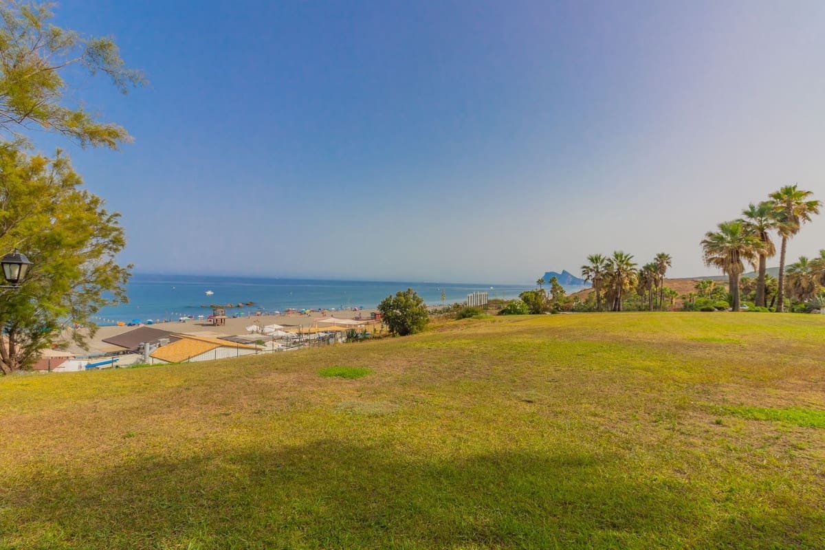 2 bedroom Terraced Villa for rent in La Alcaidesa with pool garage - € 1,800 (Ref: 9646337)