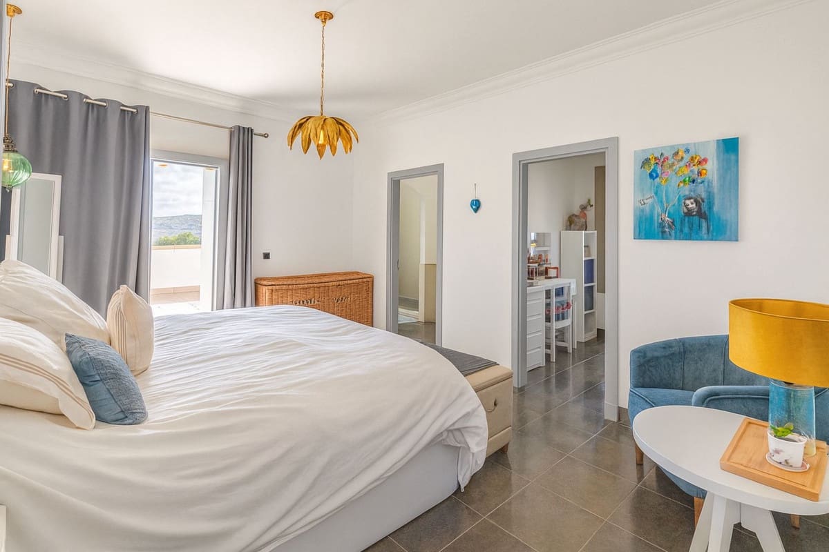 5 bedroom Villa for sale in Sotogrande with pool garage - € 2,450,000 (Ref: 9649934)