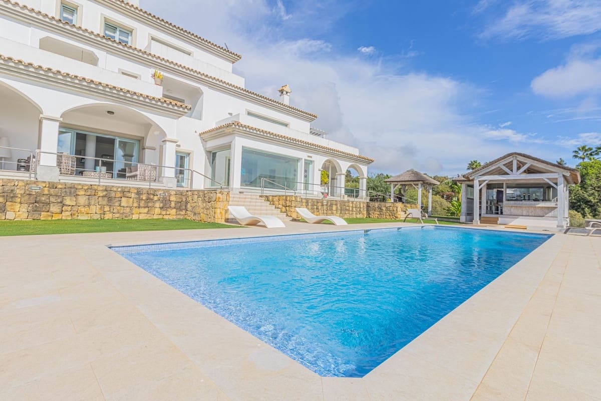 5 bedroom Villa for sale in Sotogrande with pool garage - € 2,450,000 (Ref: 9649934)