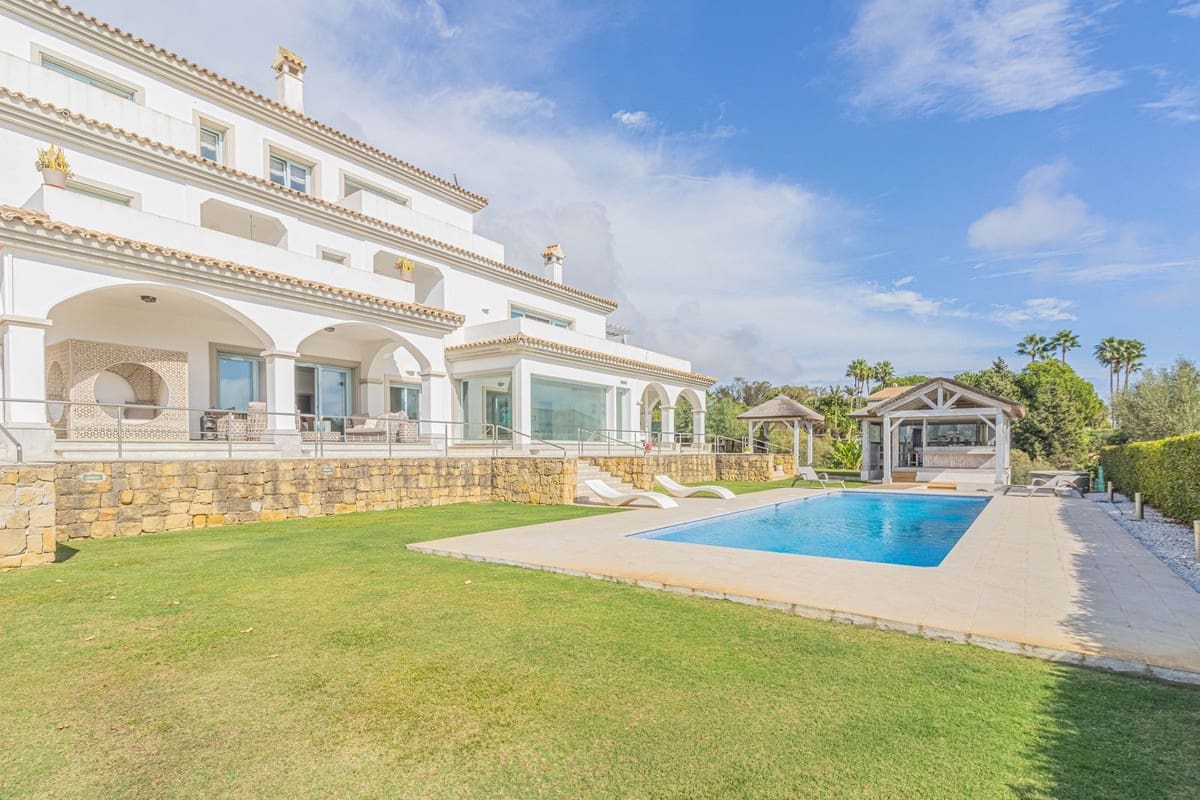 5 bedroom Villa for sale in Sotogrande with pool garage - € 2,450,000 (Ref: 9649934)