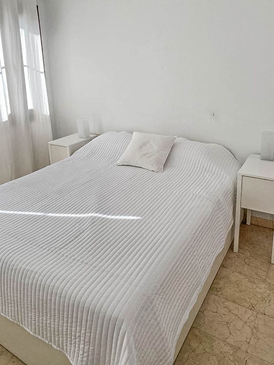 3 quarto Moradia para arrendamento para férias em La Alcaidesa com piscina Garagem - 2 100 € (Ref: 9650913)