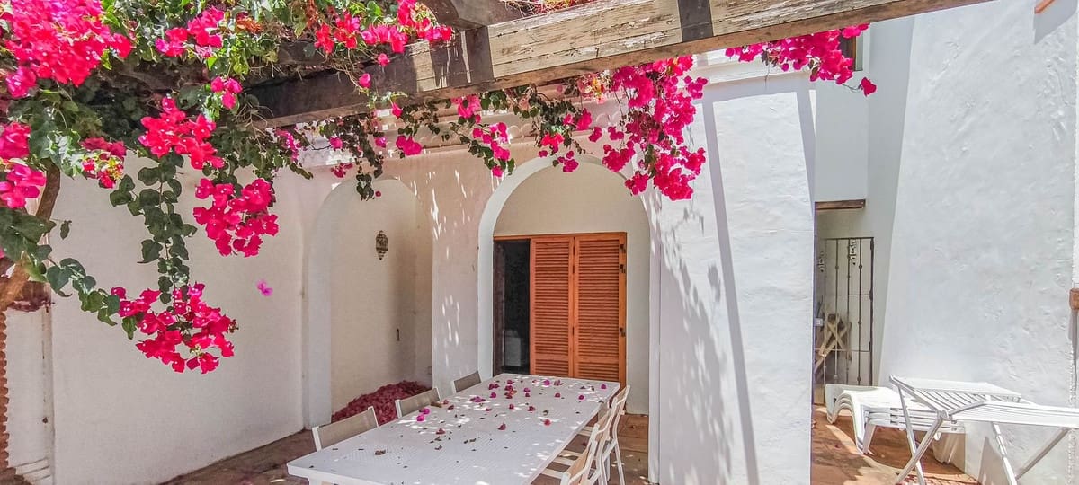 3 quarto Moradia para arrendamento para férias em La Alcaidesa com piscina Garagem - 2 100 € (Ref: 9650913)