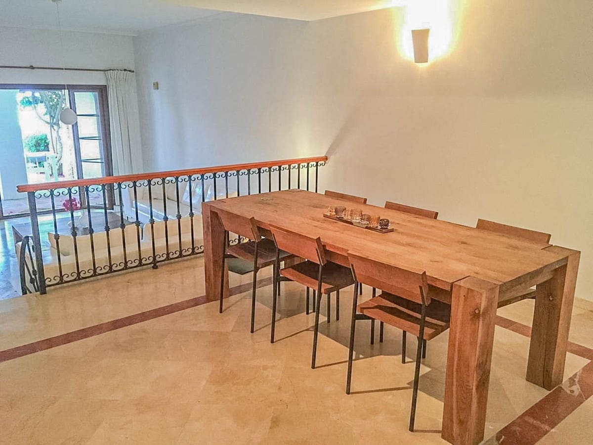 3 quarto Moradia para arrendamento para férias em La Alcaidesa com piscina Garagem - 2 100 € (Ref: 9650913)