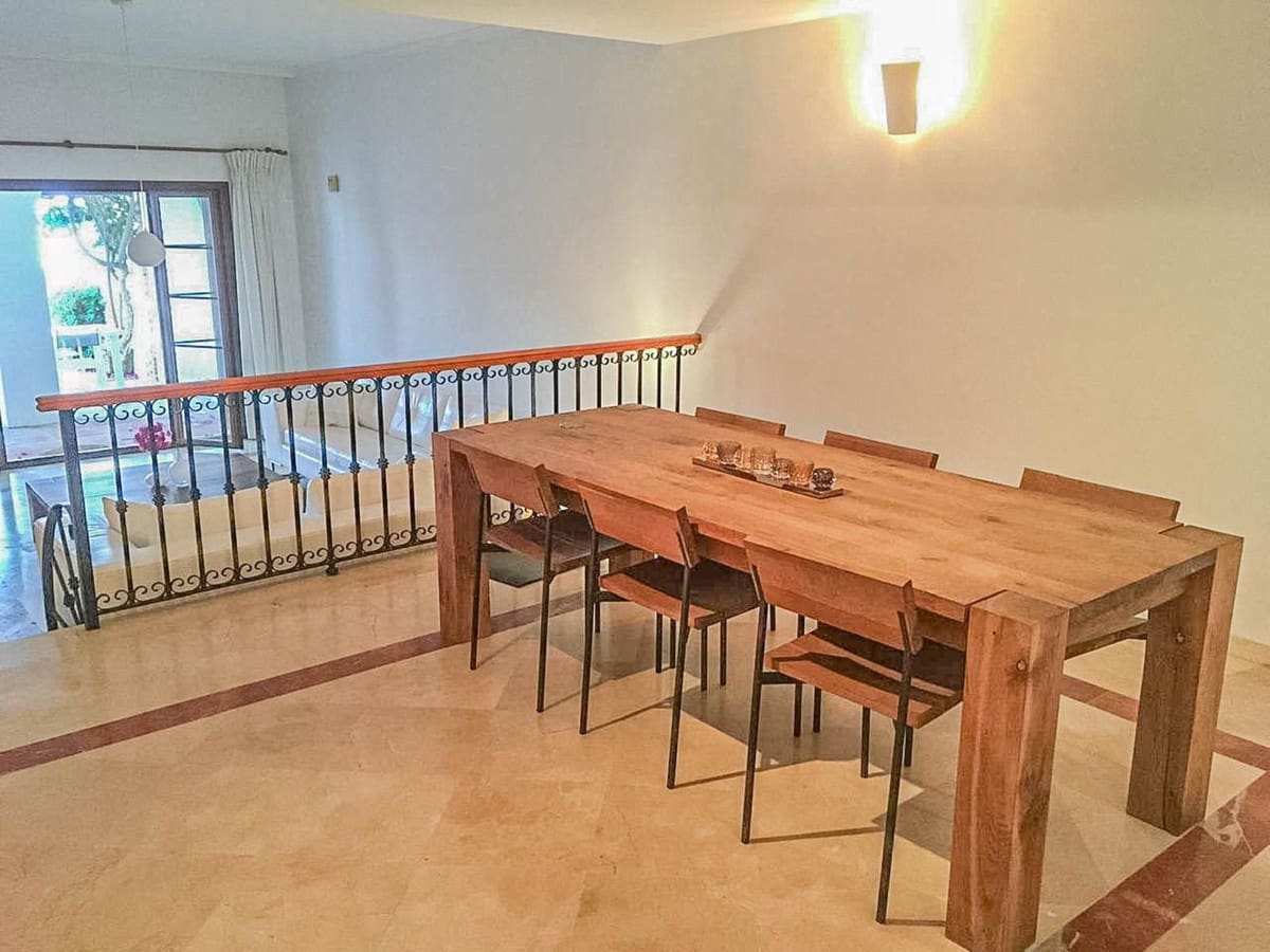 3 bedroom Villa for holiday rental in La Alcaidesa with pool garage - € 2,100 (Ref: 9650913)