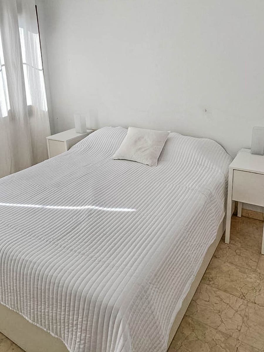 3 bedroom Villa for holiday rental in La Alcaidesa with pool garage - € 2,100 (Ref: 9650913)