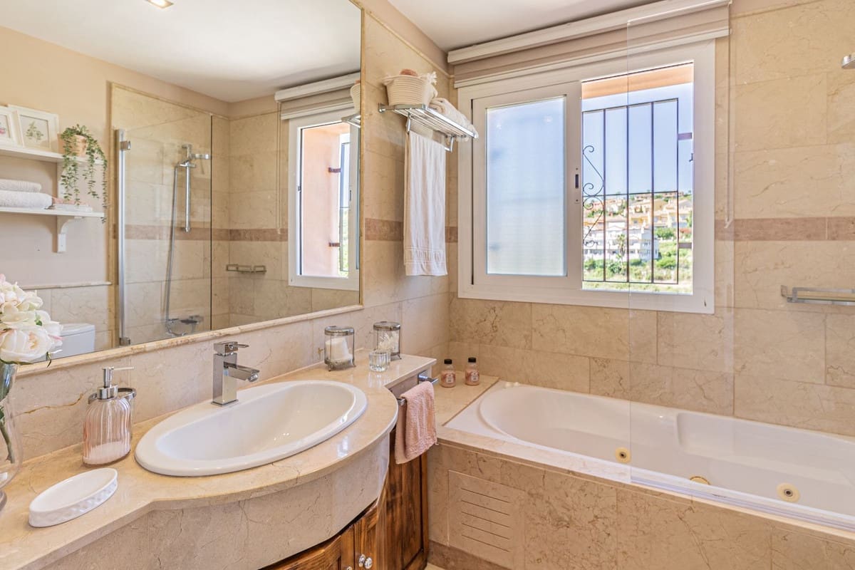 2 camera da letto Appartamento sulla Spiaggia da affitare come casa vacanza in La Alcaidesa con piscina garage - 750 € (Rif: 9650914)