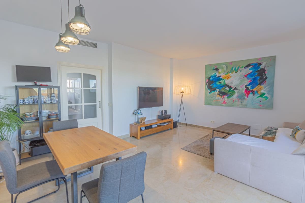 2 soverom Penthouse til leie i La Alcaidesa med svømmebasseng garasje - € 1 500 (Ref: 9665625)