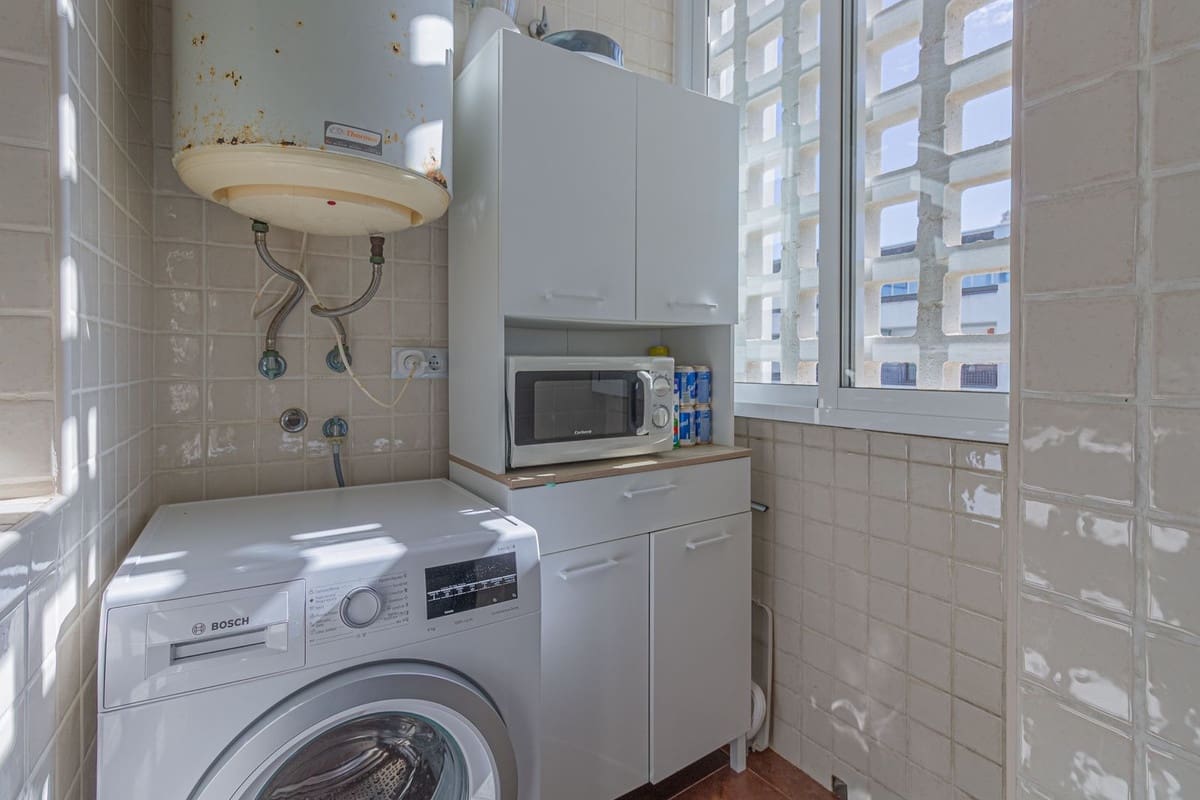 Penthouse de 2 chambres à louer à La Alcaidesa avec piscine garage - 1 500 € (Ref: 9665625)