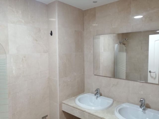 2 sypialnia Penthouse do wynajęcia w La Alcaidesa z basenem garażem - 1 500 € (Ref: 9665625)